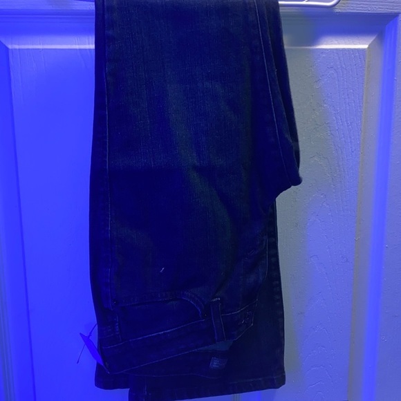 Ladies Levi’s jeans size 6 M boot cut dark blue like new​ - Picture 2 of 8